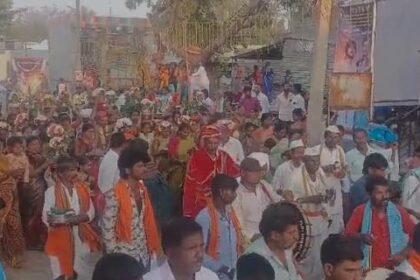 ಮುಷ್ಠಗಟ್ಟೆ ಗ್ರಾಮದಲ್ಲಿ ಶನಿವಾರ ದ್ವಿತೀಯ ವರ್ಷದ ಸಾಮೂಹಿಕ ವಿವಾಹ ಕಾರ್ಯಕ್ರಮ ವಿಜೃಂಭಣೆಯಿಂದ ನಡೆಯಿತು.