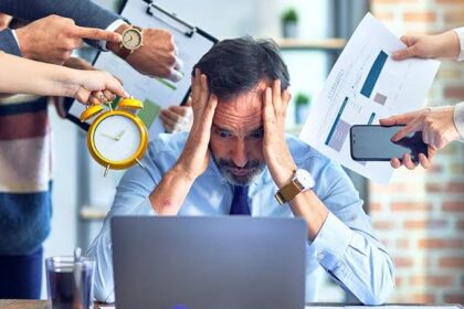 ವಾರಕ್ಕೆ 60 ಗಂಟೆಗಿಂತ ಹೆಚ್ಚಿನ ದುಡಿಮೆಯಿಂದ ಆರೋಗ್ಯಕ್ಕೆ ಹಾನಿಕಾರಕ : ಕೇಂದ್ರ ಸರ್ಕಾರ