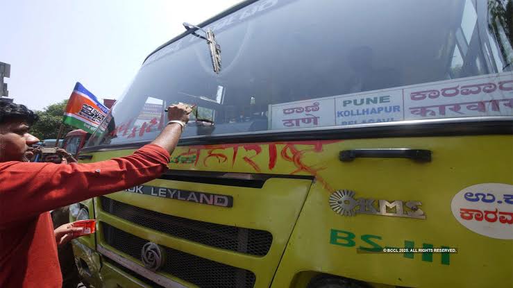 3 ದಿನಗಳಿಂದ ಸ್ಥಗಿತಗೊಂಡ ಕರ್ನಾಟಕ-ಮಹಾರಾಷ್ಟ್ರ ಬಸ್ ಸಂಚಾರ : ಪ್ರಯಾಣಿಕರ ಪರದಾಟ 3 ದಿನಗಳಿಂದ ಸ್ಥಗಿತಗೊಂಡ ಕರ್ನಾಟಕ-ಮಹಾರಾಷ್ಟ್ರ ಬಸ್ ಸಂಚಾರ : ಪ್ರಯಾಣಿಕರ ಪರದಾಟ