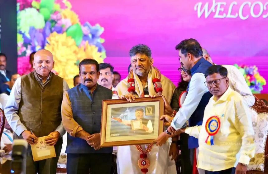 ಪತ್ರಿಕೆ ಇಲ್ಲದೆ ರಾಜಕಾರಣ ನಡೆಯಲ್ಲ : ಡಿ. ಕೆ ಶಿವಕುಮಾರ್ ಪತ್ರಿಕೆ ಇಲ್ಲದೆ ರಾಜಕಾರಣ ನಡೆಯಲ್ಲ : ಡಿ. ಕೆ ಶಿವಕುಮಾರ್