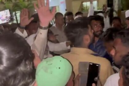 ಧರ್ಮನಿಂಧನೆ ಪೋಸ್ಟ್ : ಮೈಸೂರಿನಲ್ಲಿ ಪೊಲೀಸ್ ವಾಹನಗಳ ಮೇಲೆ ಕಲ್ಲು ತೂರಾಟ 