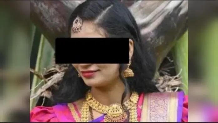 ಮಹಿಳೆಯ ಹೊಟ್ಟೆಯಲ್ಲಿ ಬಟ್ಟೆ ಉಂಡೆ ಹಾಗೂ ಹತ್ತಿ ಬಿಟ್ಟು ಹೊಲಿಗೆ ಹಾಕಿದ ವೈದ್ಯರು ಮಹಿಳೆಯ ಹೊಟ್ಟೆಯಲ್ಲಿ ಬಟ್ಟೆ ಉಂಡೆ ಹಾಗೂ ಹತ್ತಿ ಬಿಟ್ಟು ಹೊಲಿಗೆ ಹಾಕಿದ ವೈದ್ಯರು