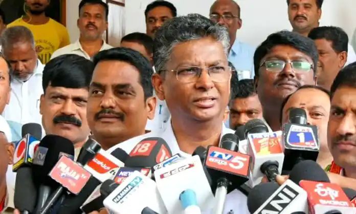 ಡಿಸಿಎಂ ಹಿಂದುತ್ವದ ಜಪ ಮಾಡುವುದು ಅವರ ಭಕ್ತಿ, ವ್ಯಕ್ತಿ ಸ್ವಾತಂತ್ರ್ಯ : ಸತೀಶ್ ಜಾರಕಿಹೊಳಿ ಡಿಸಿಎಂ ಹಿಂದುತ್ವದ ಜಪ ಮಾಡುವುದು ಅವರ ಭಕ್ತಿ, ವ್ಯಕ್ತಿ ಸ್ವಾತಂತ್ರ್ಯ : ಸತೀಶ್ ಜಾರಕಿಹೊಳಿ