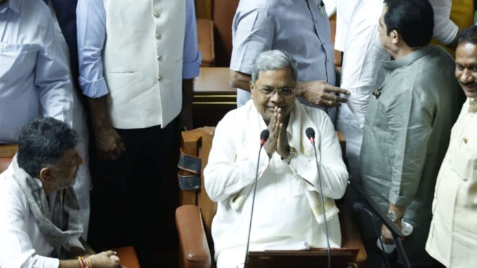 4 ಲಕ್ಷ ಕೋಟಿಗೂ ಅಧಿಕ ಗಾತ್ರದ ದಾಖಲೆಯ ಬಜೆಟ್ ಮಂಡಿಸಿದ ಸಿಎಂ ಸಿದ್ದರಾಮಯ್ಯ 4 ಲಕ್ಷ ಕೋಟಿಗೂ ಅಧಿಕ ಗಾತ್ರದ ದಾಖಲೆಯ ಬಜೆಟ್ ಮಂಡಿಸಿದ ಸಿಎಂ ಸಿದ್ದರಾಮಯ್ಯ