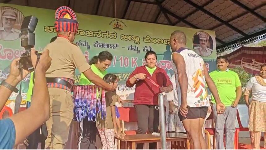 ಪೊಲೀಸ್ ಇಲಾಖೆ ವತಿಯಿಂದ ಕರ್ನಾಟಕ ಪೊಲೀಸ್ ರನ್ ಶೀರ್ಷಿಕೆಯಡಿ ನಡೆದ ಮ್ಯಾರಥಾನ್ ಓಟ ಪೊಲೀಸ್ ಇಲಾಖೆ ವತಿಯಿಂದ ಕರ್ನಾಟಕ ಪೊಲೀಸ್ ರನ್ ಶೀರ್ಷಿಕೆಯಡಿ ನಡೆದ ಮ್ಯಾರಥಾನ್ ಓಟ