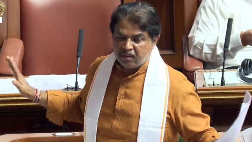    ‘ಶಾಸಕರ ಅಧ್ಯಕ್ಷತೆಯಲ್ಲೇ ಗ್ಯಾರಂಟಿ ಅನುಷ್ಠಾನ ಸಮಿತಿ ರಚಿಸಿ’