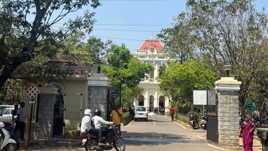 ಅಪ್ರಾಪ್ತ ಬಾಲಕಿಯನ್ನು ವೇಶ್ಯಾವಾಟಿಕೆಗೆ ದೂಡಿದ್ದ ಮೂವರಿಗೆ 20 ವರ್ಷ ಕಠಿಣ ಶಿಕ್ಷೆ