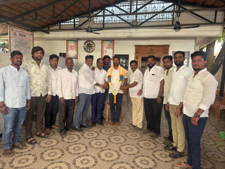 ಶ್ರೀನಿವಾಸ್ ರಾಠೋಡ ಅವರ ಗೆಲುವಿಗೆ ವಿಜಯೋತ್ಸವ ಶ್ರೀನಿವಾಸ್ ರಾಠೋಡ ಅವರ ಗೆಲುವಿಗೆ ವಿಜಯೋತ್ಸವ