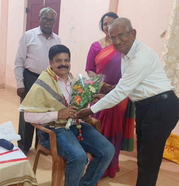 ರಂಗಸೃಷ್ಟಿಯಿಂದ ಎಂ.ಕೆ.ಹೆಗಡೆ, ಶಿರೀಷ ಜೋಶಿಗೆ ಸನ್ಮಾನ ರಂಗಸೃಷ್ಟಿಯಿಂದ ಎಂ.ಕೆ.ಹೆಗಡೆ, ಶಿರೀಷ ಜೋಶಿಗೆ ಸನ್ಮಾನ