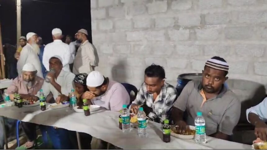 ಮದೀನಾ ಮಸೀದಿಯಲ್ಲಿ ಸೇಹರಿ ಕೂಟ ಮದೀನಾ ಮಸೀದಿಯಲ್ಲಿ ಸೇಹರಿ ಕೂಟ