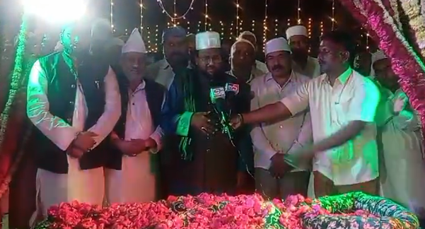 ಹಜರತ್ ಮೊಹಮ್ಮದ್ ಪಾಶ ಖಾದ್ರಿ ಚಿಸ್ತಿಯ 8ನೇ ಉರುಸ್ ಹಜರತ್ ಮೊಹಮ್ಮದ್ ಪಾಶ ಖಾದ್ರಿ ಚಿಸ್ತಿಯ 8ನೇ ಉರುಸ್