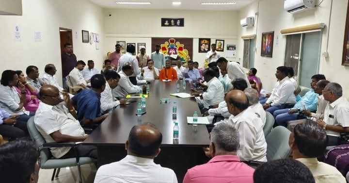 ಎಸ್.ಟಿ.‌ಸಮುದಾಯದ ಸಚಿವರ, ಶಾಸಕರ ಸಭೆಯಲ್ಲಿ ಸಚಿವರಾದ ಸತೀಶ ಜಾರಕಿಹೊಳಿ ಭಾಗಿ