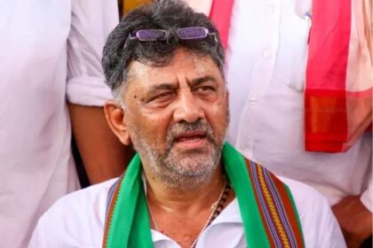 ಅಧಿಕಾರ ಹಂಚಿಕೆ ವಿಚಾರ ಮಲ್ಲಿಕಾರ್ಜುನ ಖರ್ಗೆ ಮಾತಿಗೆ ನಾನು ಬದ್ಧನಾಗಿದ್ದೇನೆ: DK ಶಿವಕುಮಾ‌ಅಧಿಕಾರ ಹಂಚಿಕೆ ವಿಚಾರ ಮಲ್ಲಿಕಾರ್ಜುನ ಖರ್ಗೆ ಮಾತಿಗೆ ನಾನು ಬದ್ಧನಾಗಿದ್ದೇನೆ: DK ಶಿವಕುಮಾ‌ರ್