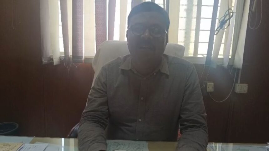 ಈ ತಿಂಗಳು ನ್ಯಾಯಬೆಲೆ ಅಂಗಡಿಯಲ್ಲಿ 15 ಕೆಜಿ ಅಕ್ಕಿ ವಿತರಣೆ ತಹಸೀಲ್ದಾರ್ ಡಿಎನ್ ವರದರಾಜು