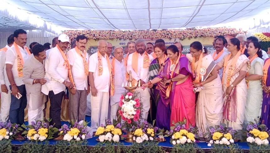 ರಾಜ್ಯದ ಅಭಿವೃದ್ಧಿಯಲ್ಲಿ ವೀರಶೈವ ಲಿಂಗಾಯತ ಸಮುದಾಯದ ಕೊಡುಗೆ ಅನನ್ಯವಾಗಿದೆ… ಅರಣ್ಯ ಸಚಿವ ಈಶ್ವರ ಬಿ ಖಂಡ್ರೆ ರಾಜ್ಯದ ಅಭಿವೃದ್ಧಿಯಲ್ಲಿ ವೀರಶೈವ ಲಿಂಗಾಯತ ಸಮುದಾಯದ ಕೊಡುಗೆ ಅನನ್ಯವಾಗಿದೆ… ಅರಣ್ಯ ಸಚಿವ ಈಶ್ವರ ಬಿ ಖಂಡ್ರೆ