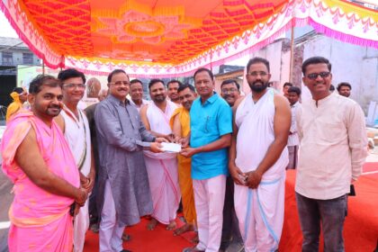 ಸದಲಗ ಜೈನ ಸಮಾಜದ ಭವ್ಯ ಪ್ರತಿಮಾ ಕಾರ್ಯಕ್ರಮಕ್ಕೆ ಶ್ರೀ ಮಾಜಿ ಸಂಸದ ಅಣ್ಣಾಸಾಬ ಜೊಲ್ಲೆ ಭೇಟಿ