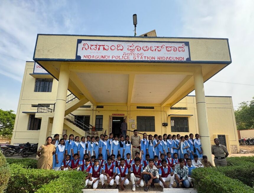 ಪೊಲೀಸ್ ಅಧಿಕಾರಿಗಳಿಂದ ತೆರೆದಮನೆ ಕಾರ್ಯಕ್ರಮ