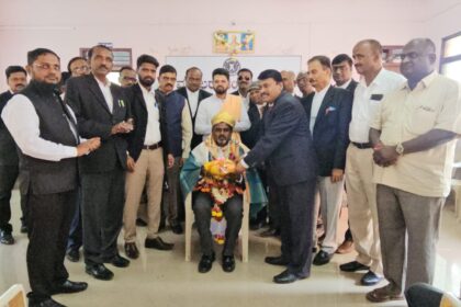 ಹುಕ್ಕೇರಿ ನ್ಯಾಯವಾದಿಗಳ ಸಂಘದ ನೂತನ ಅಧ್ಯಕ್ಷರಾಗಿ ಆಯ್ಕೆಯಾದ ಕಾಡಪ್ಪಾ ಕುರಬೇಟ