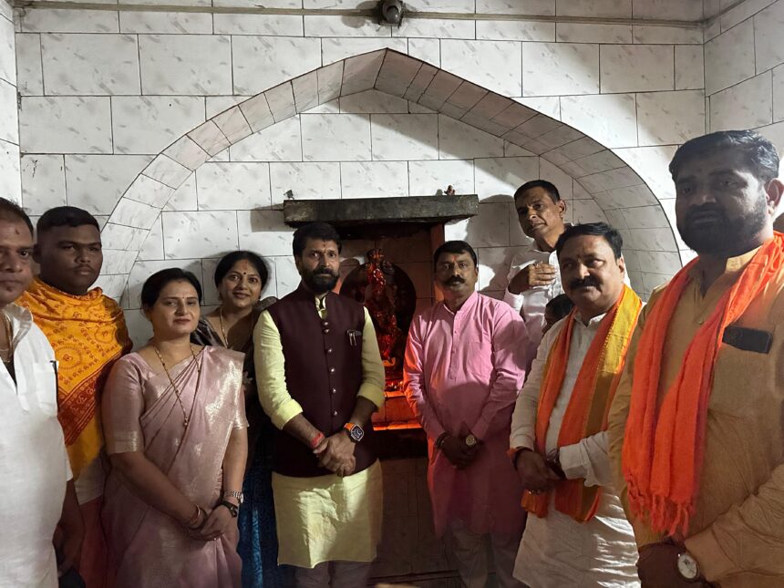 ಸವದತ್ತಿ ಯಲ್ಲಮ್ಮ ದೇವಿಯ ದರ್ಶನ ಪಡೆದ -ಮಾಜಿ ಸಚಿವ ಸಿ.ಟಿ ರವಿ ಸವದತ್ತಿ ಯಲ್ಲಮ್ಮ ದೇವಿಯ ದರ್ಶನ ಪಡೆದ -ಮಾಜಿ ಸಚಿವ ಸಿ.ಟಿ ರವಿ