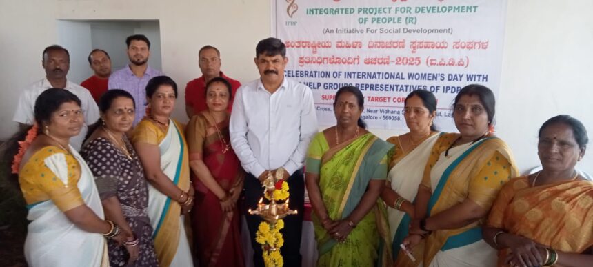 ಹೆಣ್ಣು ಮಕ್ಕಳನ್ನು ಗೌರವಿಸುವುದು ನಮ್ಮ ಕರ್ತವ್ಯ- ಡಾ. ಭೀಮ ನಾಯಕ್” ಹೆಣ್ಣು ಮಕ್ಕಳನ್ನು ಗೌರವಿಸುವುದು ನಮ್ಮ ಕರ್ತವ್ಯ- ಡಾ. ಭೀಮ ನಾಯಕ್”