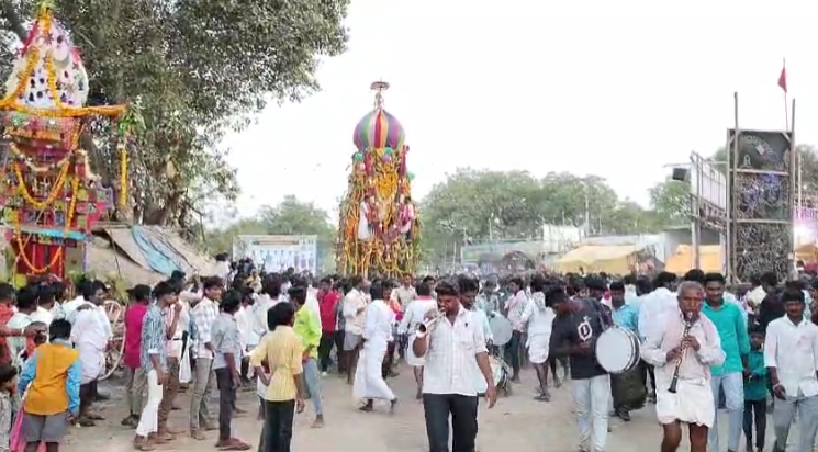 ಹೊನ್ನಾರಳ್ಳಿಯಲ್ಲಿ ಶ್ರೀ ಮಲ್ಲಿಕಾರ್ಜುನ ಮಹಾಸ್ವಾಮಿ ಅದ್ದೂರಿ ರಥೋತ್ಸವ ಹೊನ್ನಾರಳ್ಳಿಯಲ್ಲಿ ಶ್ರೀ ಮಲ್ಲಿಕಾರ್ಜುನ ಮಹಾಸ್ವಾಮಿ ಅದ್ದೂರಿ ರಥೋತ್ಸವ