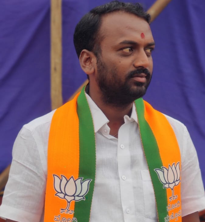 ರಾಜ್ಯ ಸರ್ಕಾರದ ಬಜೆಟ್ ಆಟಕ್ಕುಂಟು ಲೆಕ್ಕಕ್ಕಿಲ್ಲ. ರಾಜ್ಯ ಸರ್ಕಾರದ ಬಜೆಟ್ ಆಟಕ್ಕುಂಟು ಲೆಕ್ಕಕ್ಕಿಲ್ಲ.