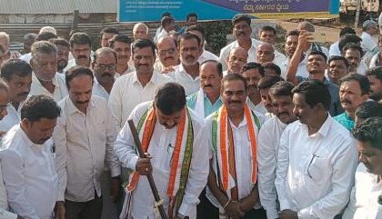 ಶಾಸಕ ಎ ಆರ್ ಕೃಷ್ಣಮೂರ್ತಿ ರವರಿಂದಕಾಮಗಾರಿಗಳಿಗೆ ಭೂಮಿ ಪೂಜೆ *