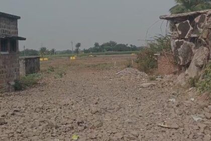 ಸರ್ಕಾರಿ ಜಾಗೆಯಲ್ಲಿ ಖಾಸಗಿ ನಿವೇಶನಕ್ಕೆ ಅನಧಿಕೃತ ರಸ್ತೆ ನಿರ್ಮಾಣ