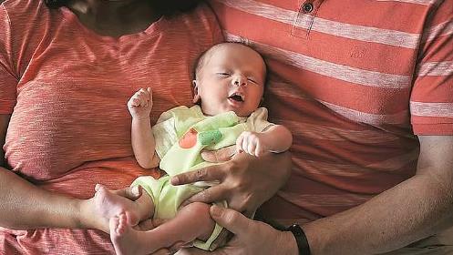 ಮಹಿಳೆ 51 ವರ್ಷದವರೆಗೆ ಬಾಡಿಗೆ ತಾಯ್ತನದ ಮೂಲಕ ಮಗು ಪಡೆಯಬಹುದು: ಕೇರಳ ಹೈಕೋರ್ಟ್ ಮಹಿಳೆ 51 ವರ್ಷದವರೆಗೆ ಬಾಡಿಗೆ ತಾಯ್ತನದ ಮೂಲಕ ಮಗು ಪಡೆಯಬಹುದು: ಕೇರಳ ಹೈಕೋರ್ಟ್