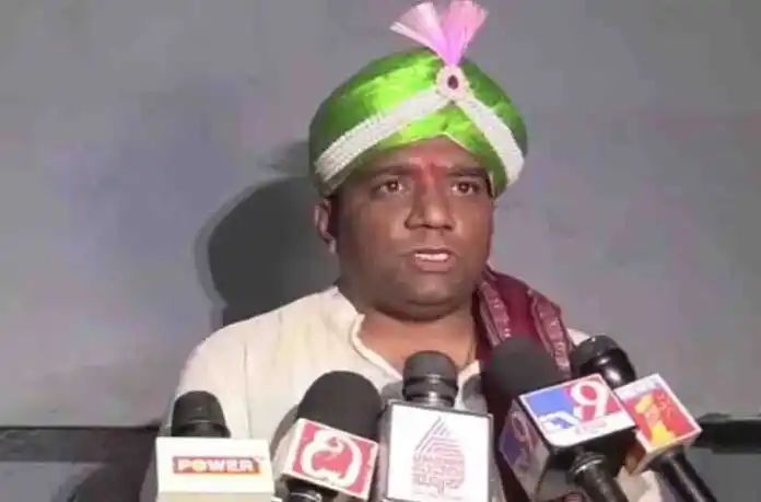 ರಾಜ್ಯ ರಾಜಕಾರಣದಲ್ಲಿ ಮಹತ್ವದ ಬದಲಾವಣೆ : ಬಬಲಾದಿ ಮುತ್ಯಾರ ಸ್ಫೋಟಕ ಭವಿಷ್ಯ ರಾಜ್ಯ ರಾಜಕಾರಣದಲ್ಲಿ ಮಹತ್ವದ ಬದಲಾವಣೆ : ಬಬಲಾದಿ ಮುತ್ಯಾರ ಸ್ಫೋಟಕ ಭವಿಷ್ಯ