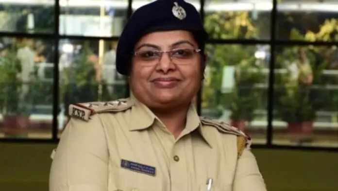 ವಕೀಲೆ ಜೀವಾ ಆತ್ಮಹತ್ಯೆ ಕೇಸ್ : ಡಿವೈಎಸ್ಪಿ ಕನಕಲಕ್ಷ್ಮಿ ಅರೆಸ್ಟ್ ವಕೀಲೆ ಜೀವಾ ಆತ್ಮಹತ್ಯೆ ಕೇಸ್ : ಡಿವೈಎಸ್ಪಿ ಕನಕಲಕ್ಷ್ಮಿ ಅರೆಸ್ಟ್