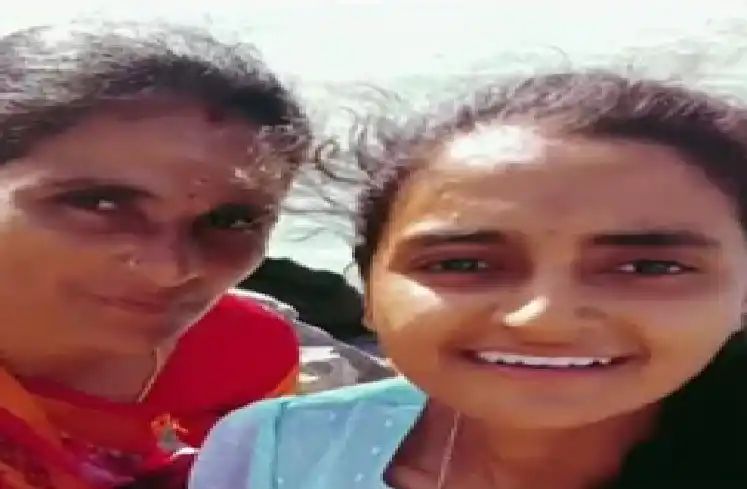 ಕೈಕೊಟ್ಟ ಪ್ರಿಯಕರ, ಆತ್ಮಹತ್ಯೆ ಮಾಡಿಕೊಂಡ ಮಗಳು : ಮನನೊಂದು ತಾಯಿ ಕೂಡ ಆತ್ಮಹತ್ಯೆ ಕೈಕೊಟ್ಟ ಪ್ರಿಯಕರ, ಆತ್ಮಹತ್ಯೆ ಮಾಡಿಕೊಂಡ ಮಗಳು : ಮನನೊಂದು ತಾಯಿ ಕೂಡ ಆತ್ಮಹತ್ಯೆ