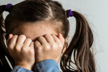 ಮುಟ್ಟಾದ ಶಾಲಾ ಬಾಲಕಿಗೆ ಕ್ಲಾಸ್ ಹೊರಗಡೆ ಪರೀಕ್ಷೆ: ಶಾಲಾ ಸಿಬ್ಬಂದಿ ವರ್ತನೆಗೆ ಸಾರ್ವಜನಿಕರ ಆಕ್ರೋಶ