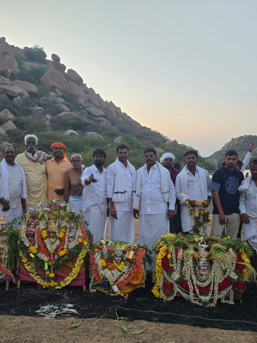 ವಿಜೃಂಭಣೆಯಿಂದ ನಡೆದ ಮಲಿಯಮ್ಮ ಹಾಗೂ ಶ್ರೀ ಗೌರಸಮುದ್ರ ಮಾರಮ್ಮ ದೇವಿಗಳ ಗಂಗಾ ಪೂಜೆ ವಿಜೃಂಭಣೆಯಿಂದ ನಡೆದ ಮಲಿಯಮ್ಮ ಹಾಗೂ ಶ್ರೀ ಗೌರಸಮುದ್ರ ಮಾರಮ್ಮ ದೇವಿಗಳ ಗಂಗಾ ಪೂಜೆ