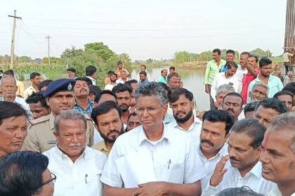 ಡವಳೇಶ್ವರ್ ಮತ್ತು ಮಾಲಿಂಗಪುರ್ ಅಡ್ಡಗಾಲು ಪರಿಶೀಲಿಸಿದ  ಉಸ್ತುವಾರಿ ಸಚಿವಸತೀಶ್ ಜಾರಕಿಹೊಳಿ