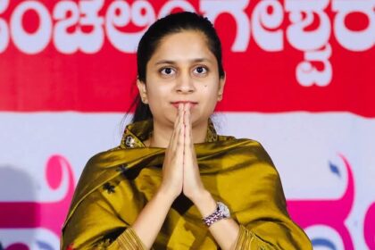 ನಂದಿಕುರಳಿ ಶ್ರೀ ಪಂಚಲಿಂಗೇಶ್ವರ ಪುಣ್ಯಕ್ಷೇತ್ರಕ್ಕೆ ಸಂಸದೆ ಪ್ರಿಯಾಂಕ ಜಾರಕಿಹೊಳಿ ಭೇಟಿ