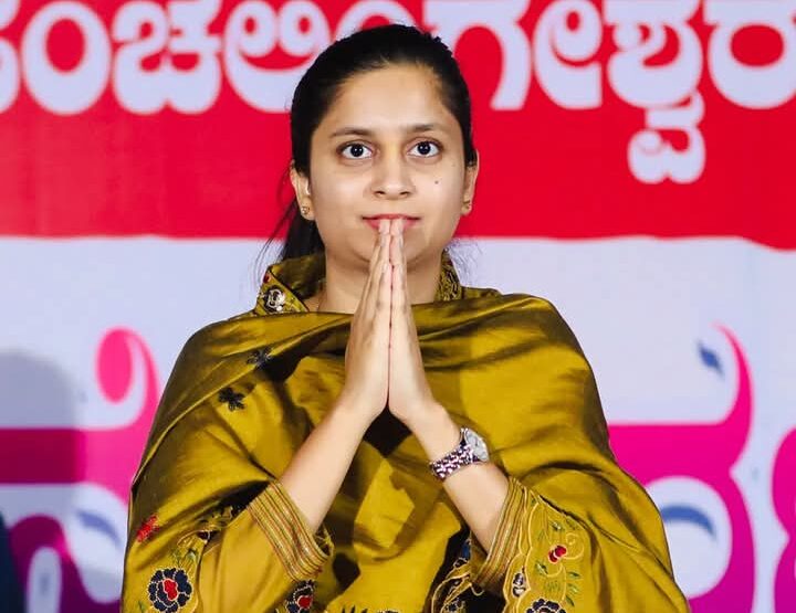 ನಂದಿಕುರಳಿ ಶ್ರೀ ಪಂಚಲಿಂಗೇಶ್ವರ ಪುಣ್ಯಕ್ಷೇತ್ರಕ್ಕೆ ಸಂಸದೆ ಪ್ರಿಯಾಂಕ ಜಾರಕಿಹೊಳಿ ಭೇಟಿ