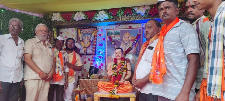 ಅದ್ದೂರಿಯಾಗಿ ವಿಶ್ವಗುರು ಬಸವಣ್ಣನವರ ಜಯಂತಿ ಆಚರಣೆ . ಅದ್ದೂರಿಯಾಗಿ ವಿಶ್ವಗುರು ಬಸವಣ್ಣನವರ ಜಯಂತಿ ಆಚರಣೆ .