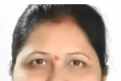 ಹುಕ್ಕೇರಿ ತಹಶೀಲ್ದಾರ ಮಂಜುಳಾ ನಾಯಕ ಅವರಿಂದ ಕಚೇರಿಯ ಸಿಬ್ಬಂದಿಯಿಂದ ಮನೆ ಕೆಲಸ‌