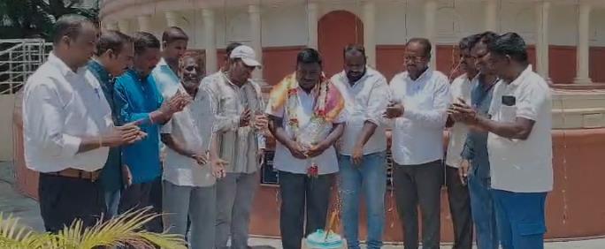 ಬುದ್ಧ ಪ್ರಿಯ ಅಶೋಕ ಚಾರಿಟೇಬಲ್ ಟ್ರಸ್ಟ್ ಹಾಗೂ ಬಿ ವಿ 5 ನ್ಯೂಸ್ ಚಾಮರಾಜನಗರದ ವತಿಯಿಂದ ದಸಂಸ ಜಿಲ್ಲಾ ಸಂಚಾಲಕ ರಾಜಣ್ಣ ಹುಟ್ಟುಹಬ್ಬ ಆಚರಣೆ