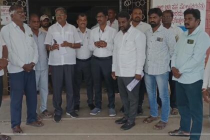 ಸುರಕ್ಷಾ ಹೆರಿಗೆ ಆಸ್ಪತ್ರೆಯ ಹಾಗೂ ಪಿ.ಎಸ್.ಐ ಶಿವನಂದ್ ವಾಲೀಕರ ವಿರುದ್ಧ ಚಿಂಚೋಳಿಯಲ್ಲಿ ಪ್ರತಿಭಟನೆ