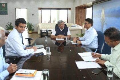 ಸಂಸದ ಶೆಟ್ಟರ್ ಅವರಿಂದ ಬೆಳಗಾವಿ ಕ್ಷೇತ್ರದಲ್ಲಿನ ರೇಲ್ವೇ ಅಭಿವೃದ್ಧಿ ಕುರಿತು  ಮಹಾಪ್ರಬಂಧಕರೊಂದಿಗೆ  ವಿಸ್ತೃತ ಚರ್ಚೆ