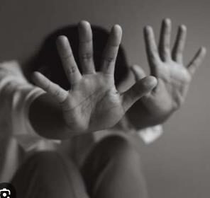 ಪೊಲೀಸ್  ಕಾನಸ್ಟೇಬಲ್ ನಿಂದ ಪ್ರಿತೀಯ ನಾಟಕವಾಡಿ ಅಪ್ರಾಪ್ತೆ ಮೇಲೆ ನಿರಂತರ ಲೈಂಗಿಕ ಸಂಪರ್ಕ ಆರೋಪ