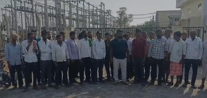 ವಿದ್ಯುತ್ ಪೂರೈಕೆಗೆ ಆಗ್ರಹಿಸಿ ಜೋಡಕೂರಳಿ ಗ್ರಾಮದ ರೈತರಿಂದ ಪ್ರತಿಭಟನೆ