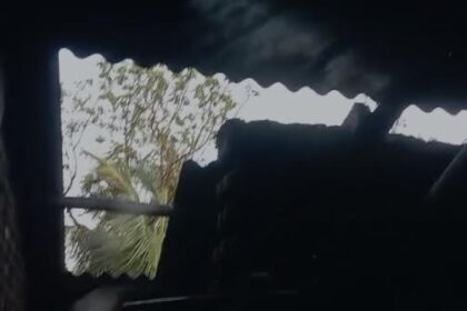 ಭಯಂಕರ ಗಾಳಿ ಮಳೆಗೆ ಮೇಲಚಾವಣಿ: ಹಾರಿ ಮನೆ ನಿವಾಸಿಗಳಿಗೆ ಗಾಯ