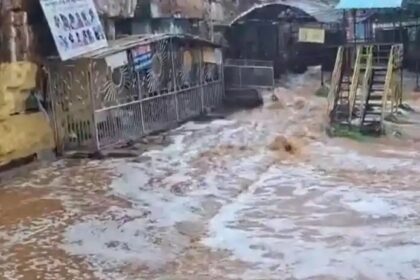 ಸವದತ್ತಿಯ ಯಲ್ಲಮ್ಮನ ಗುಡ್ಡದಲ್ಲಿ ವರ್ಷಧಾರೆ : ದೇಗುಲ ಜಲಾವೃತ