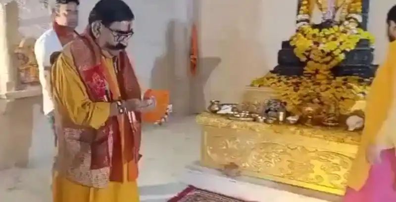 ದಲಿತ ನಾಯಕನ ಭೇಟಿ ನಂತರ ದೇವಸ್ಥಾನ ಸ್ವಚ್ಛಗೊಳಿಸಿದ ಬಿಜೆಪಿ ಶಾಸಕ ಅಮಾನತು 