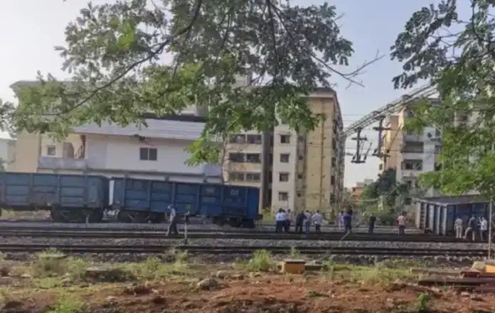 ಬೆಳಗಾವಿಯಲ್ಲಿ ಹಳಿ ತಪ್ಪಿದ ಗೂಡ್ಸ್ ರೈಲು : ತಪ್ಪಿದ ಅನಾಹುತ 