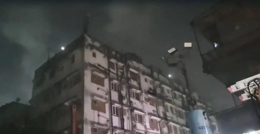 ಕೊಲ್ಕತ್ತಾ ಹೋಟೆಲ್ ನಲ್ಲಿ ಭಾರಿ ಅಗ್ನಿ ದುರಂತ : 14 ಮಂದಿ ಸಜೀವ ದಹನ ಕೊಲ್ಕತ್ತಾ ಹೋಟೆಲ್ ನಲ್ಲಿ ಭಾರಿ ಅಗ್ನಿ ದುರಂತ : 14 ಮಂದಿ ಸಜೀವ ದಹನ