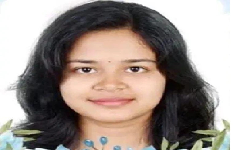 ರಸ್ತೆಯ ಮೇಲೆ ಬಿದ್ದ ಯುವತಿಯ ಮೇಲೆ ಹರಿದ ಕಾರು : ಸ್ಥಳದಲ್ಲೇ ವಿದ್ಯಾರ್ಥಿನಿ ಸಾವು! ರಸ್ತೆಯ ಮೇಲೆ ಬಿದ್ದ ಯುವತಿಯ ಮೇಲೆ ಹರಿದ ಕಾರು : ಸ್ಥಳದಲ್ಲೇ ವಿದ್ಯಾರ್ಥಿನಿ ಸಾವು!